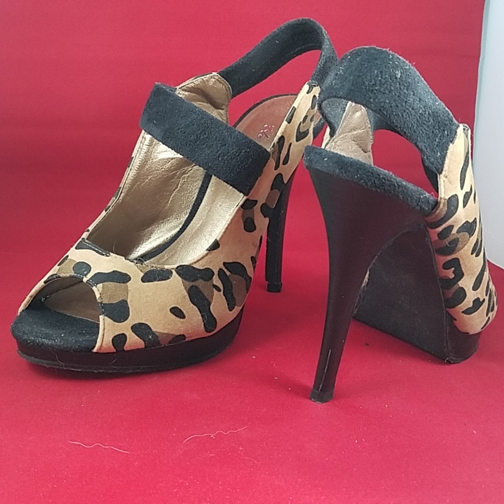 Heels - Picture 3 of 3